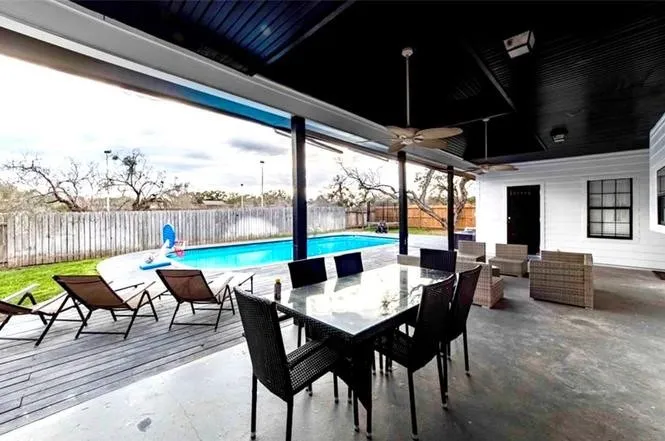 4517 River Park Drive Corpus Christi, TX 78410