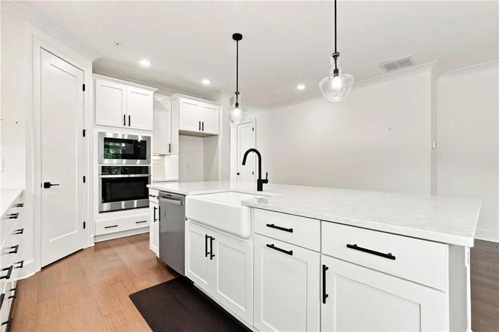 201 Floral Valley Drive Woodstock, GA 30188