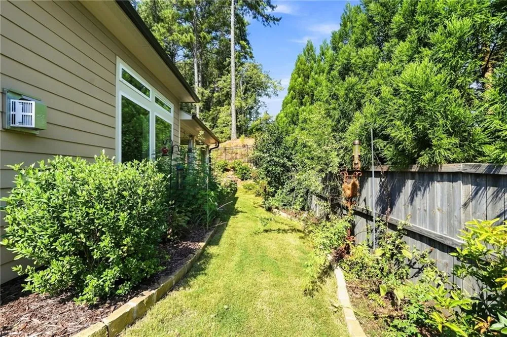 201 Floral Valley Drive Woodstock, GA 30188