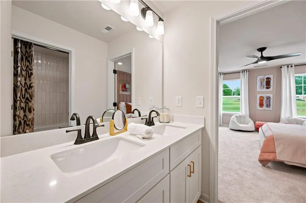 2794 Niblick Green Loop Snellville, GA 30039