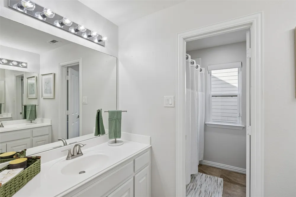 129 Satinwood Grapevine, TX 76051