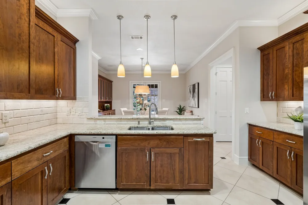 7233 Helsem Bend Dallas, TX 75230
