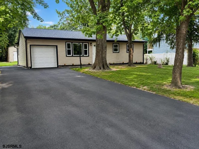 4098 W Adams Cir Hammonton, NJ 08037