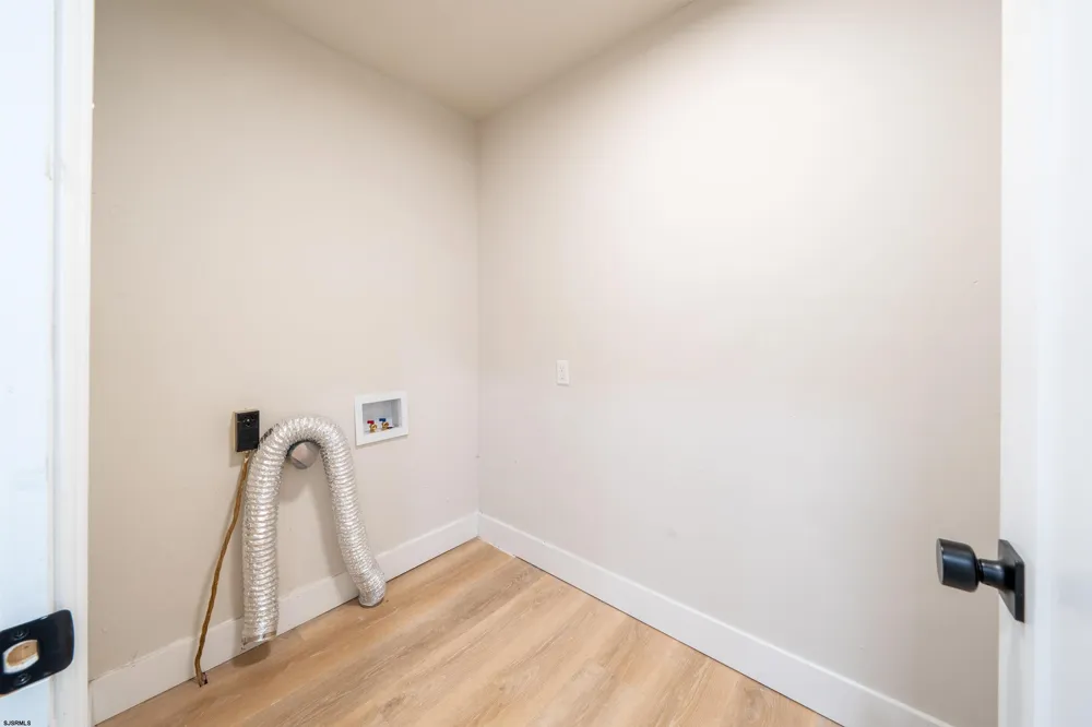 4098 W Adams Cir Hammonton, NJ 08037