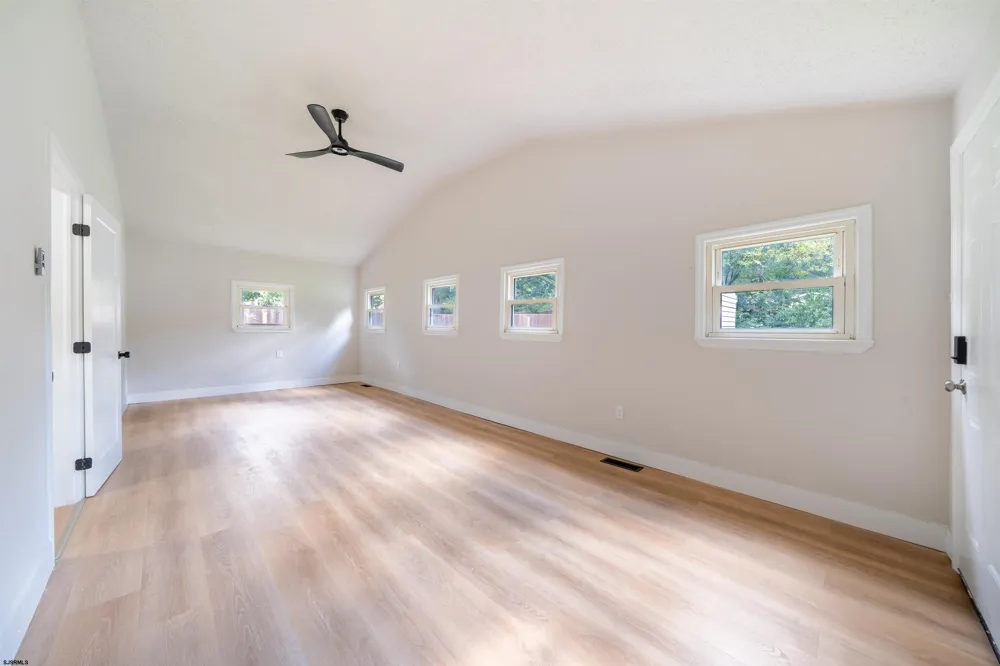 4098 W Adams Cir Hammonton, NJ 08037