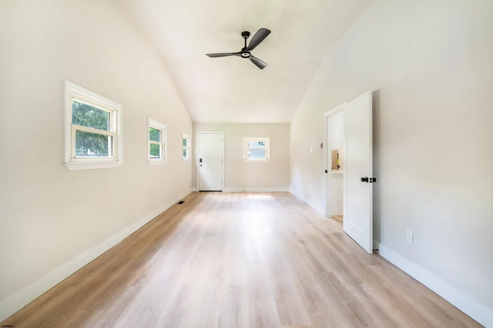 4098 W Adams Cir Hammonton, NJ 08037