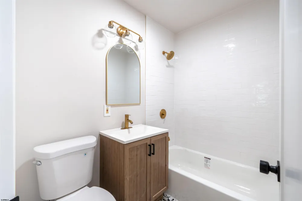 4098 W Adams Cir Hammonton, NJ 08037