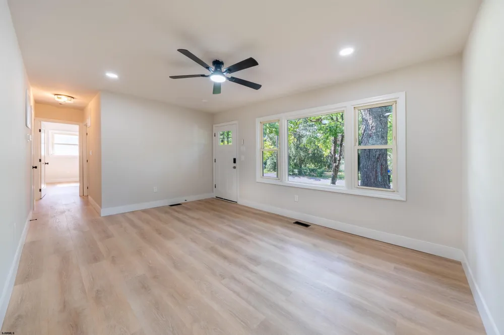 4098 W Adams Cir Hammonton, NJ 08037