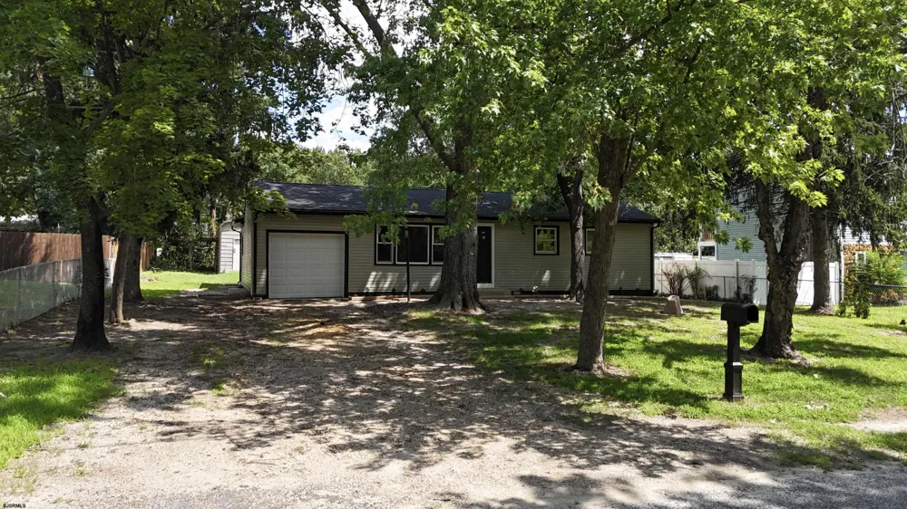 4098 W Adams Cir Hammonton, NJ 08037