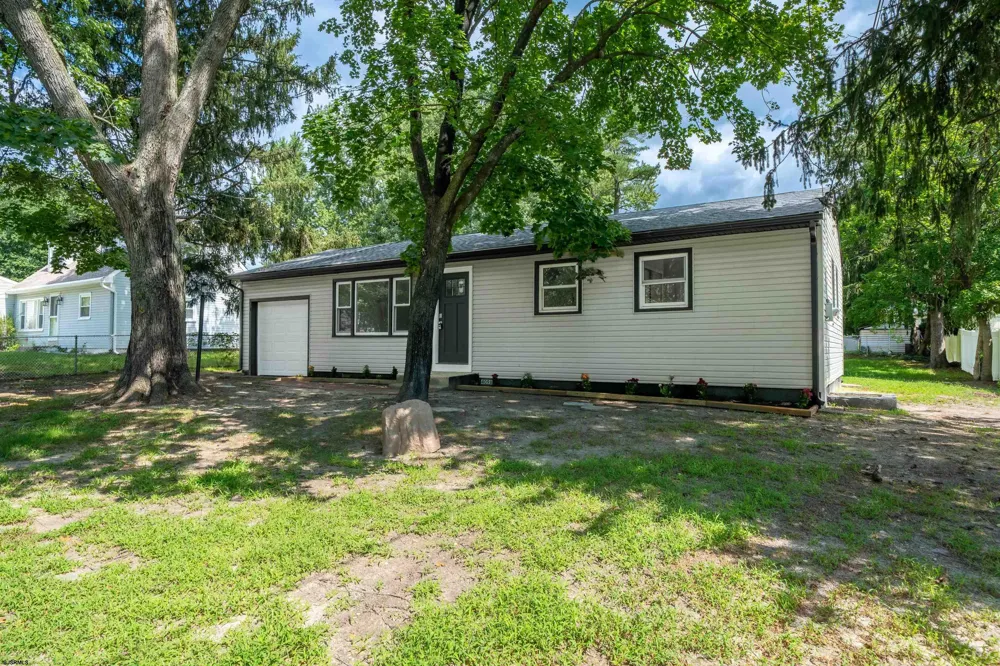 4098 W Adams Cir Hammonton, NJ 08037