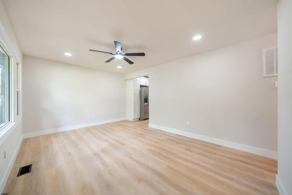 4098 W Adams Cir Hammonton, NJ 08037