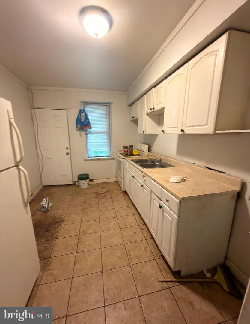 155 W WISHART STREET Philadelphia, PA 19133