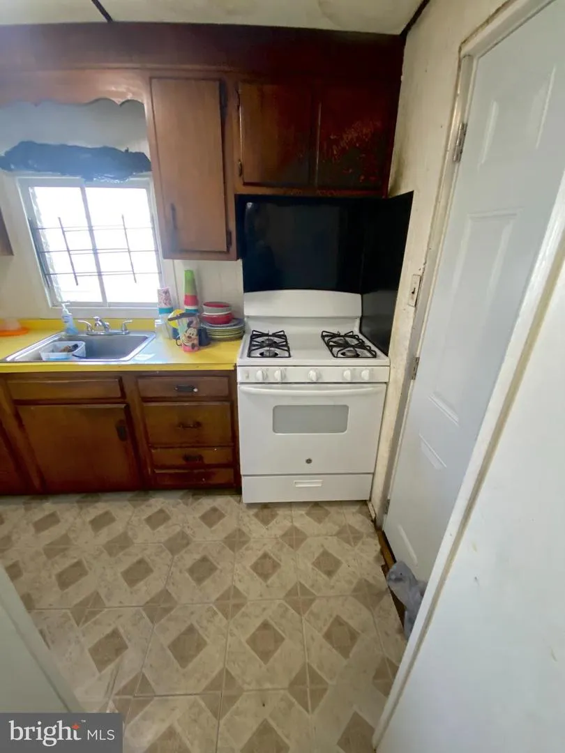 155 W WISHART STREET Philadelphia, PA 19133