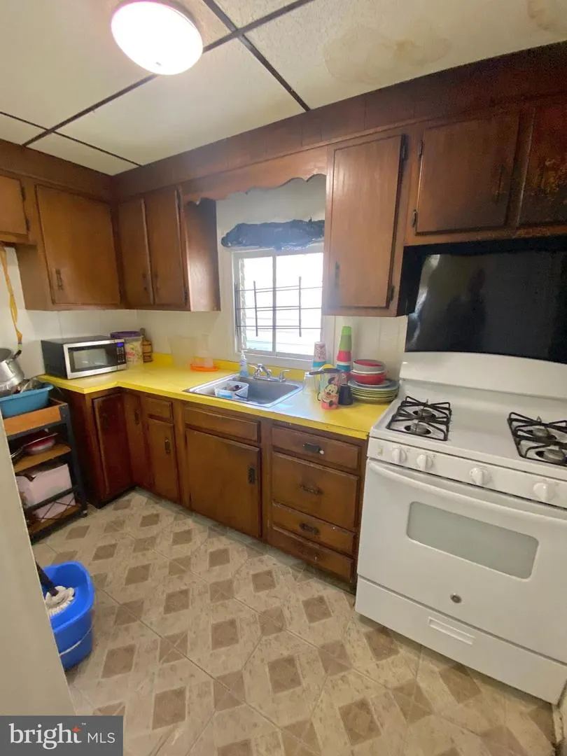 155 W WISHART STREET Philadelphia, PA 19133