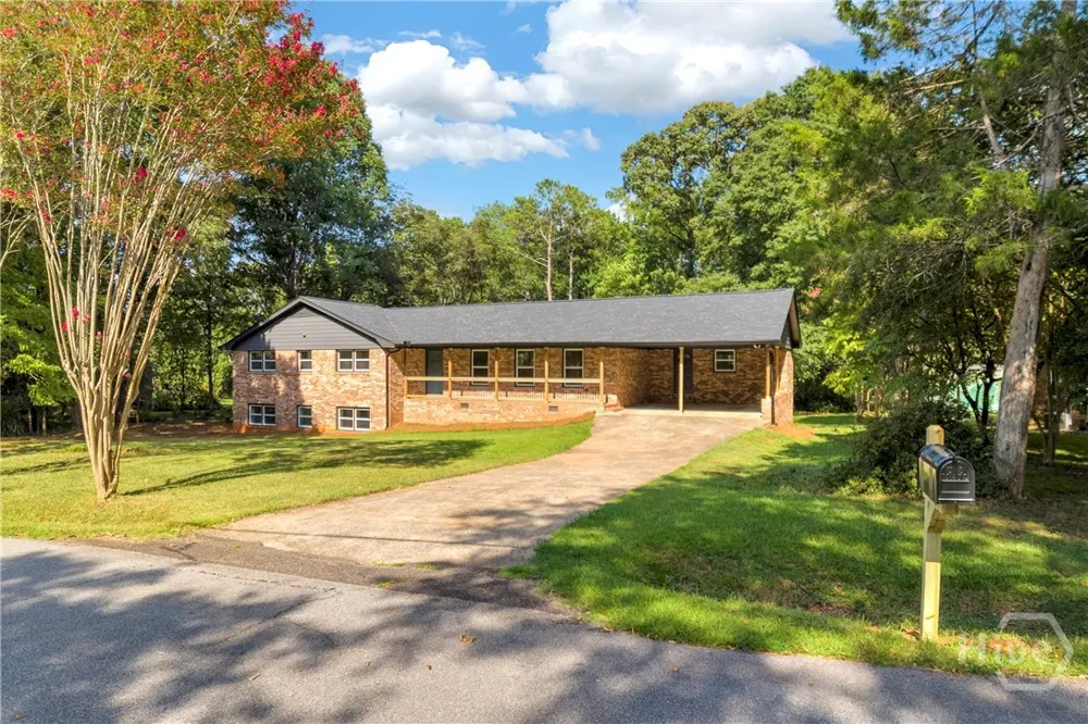 140 Benjamin Drive Athens, GA 30606