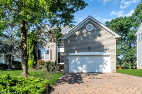 10 Sutton Ct