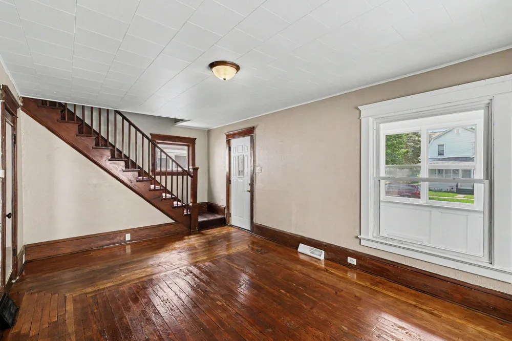 547 Pleasant Street Jackson, MI 49202