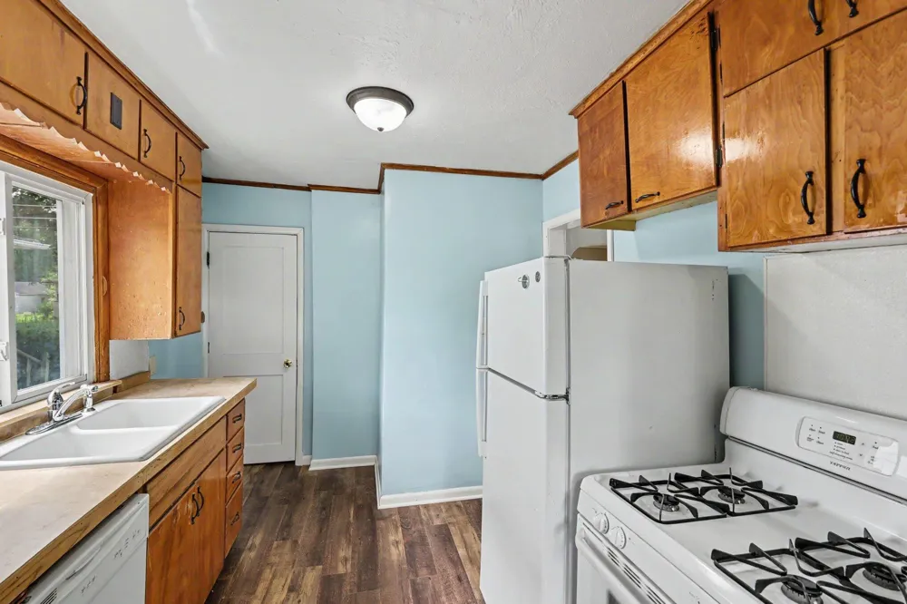 547 Pleasant Street Jackson, MI 49202