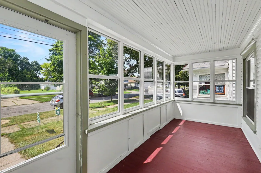 547 Pleasant Street Jackson, MI 49202