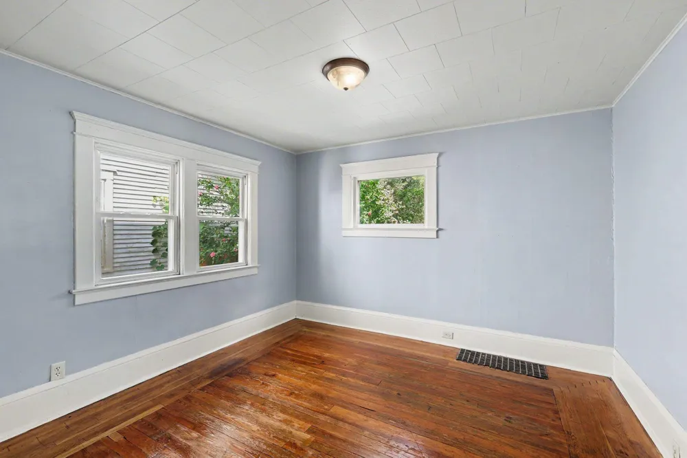 547 Pleasant Street Jackson, MI 49202