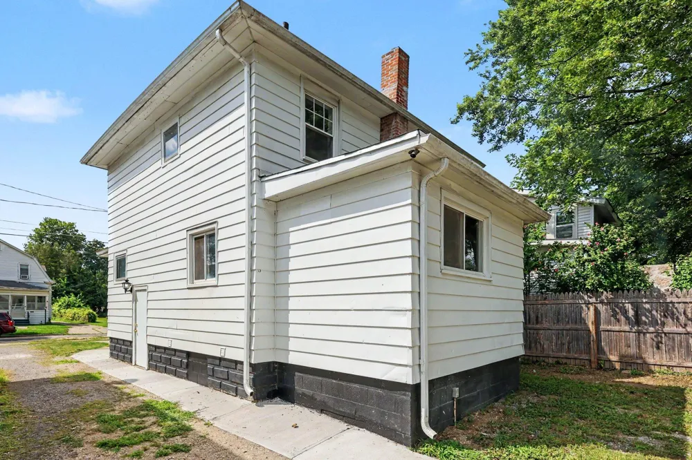 547 Pleasant Street Jackson, MI 49202