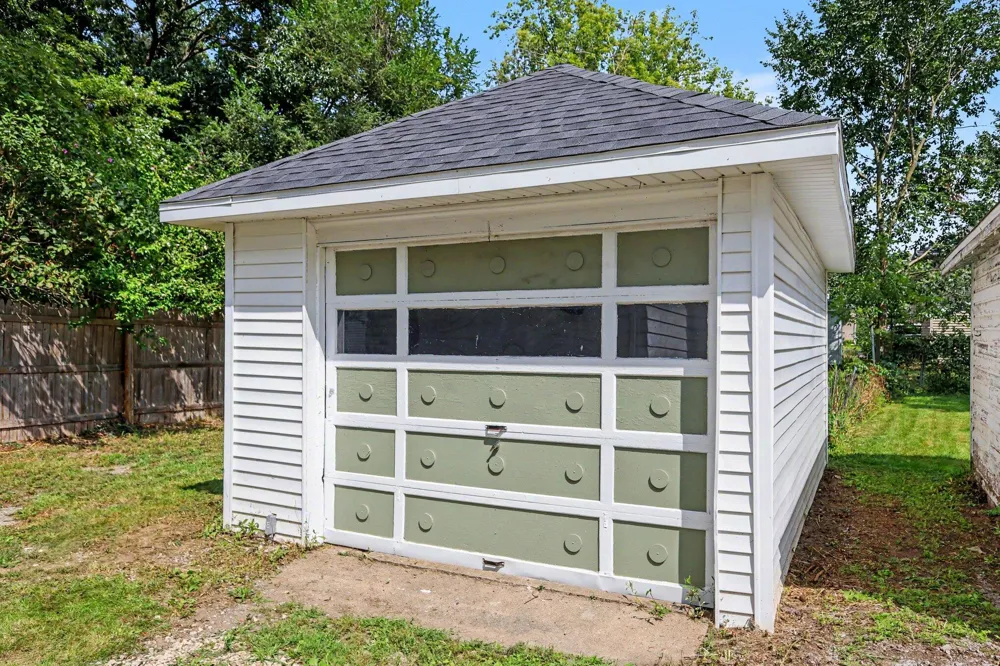 547 Pleasant Street Jackson, MI 49202