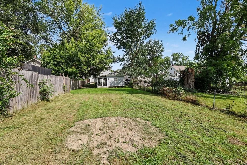 547 Pleasant Street Jackson, MI 49202