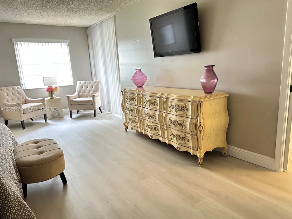 3910 Inverrary Blvd #202-B Lauderhill, FL 33319