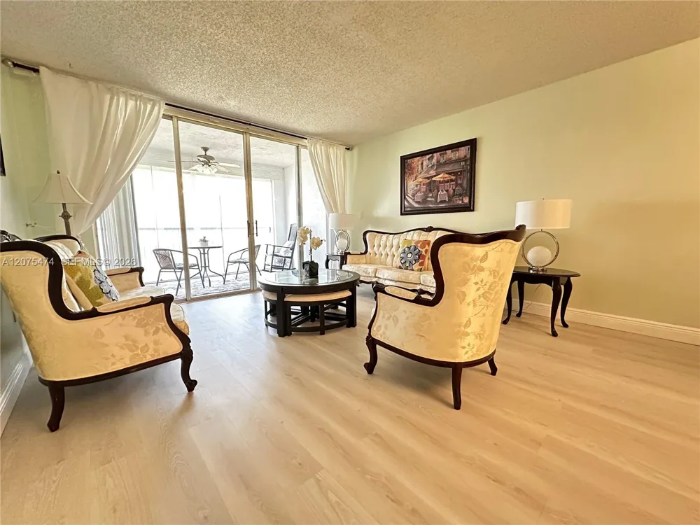 3910 Inverrary Blvd #202-B Lauderhill, FL 33319