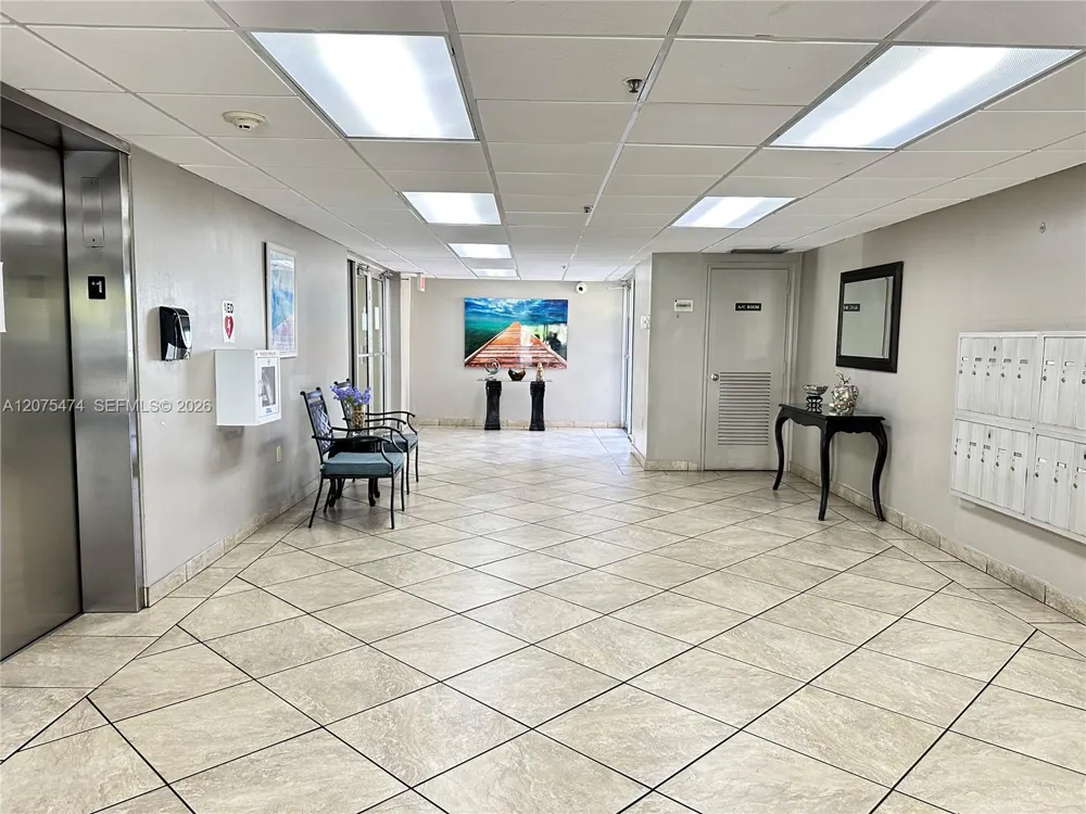 3910 Inverrary Blvd #202-B Lauderhill, FL 33319