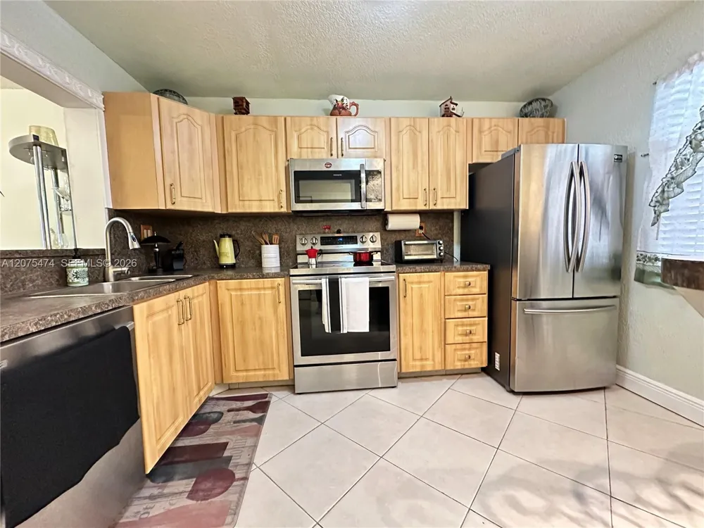 3910 Inverrary Blvd #202-B Lauderhill, FL 33319