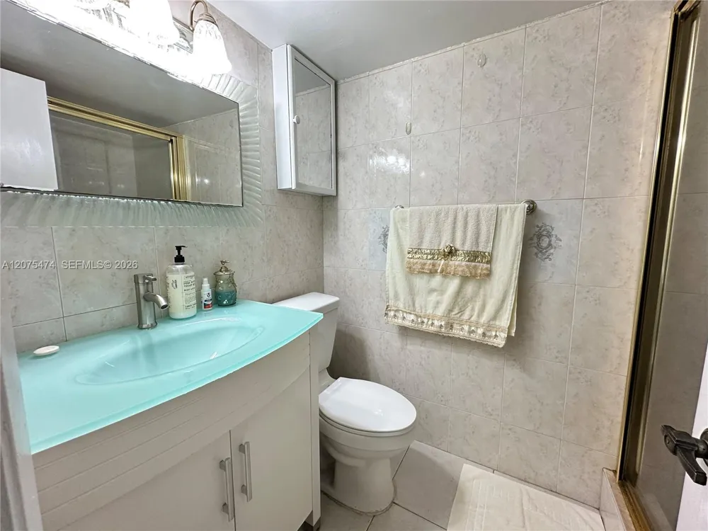 3910 Inverrary Blvd #202-B Lauderhill, FL 33319