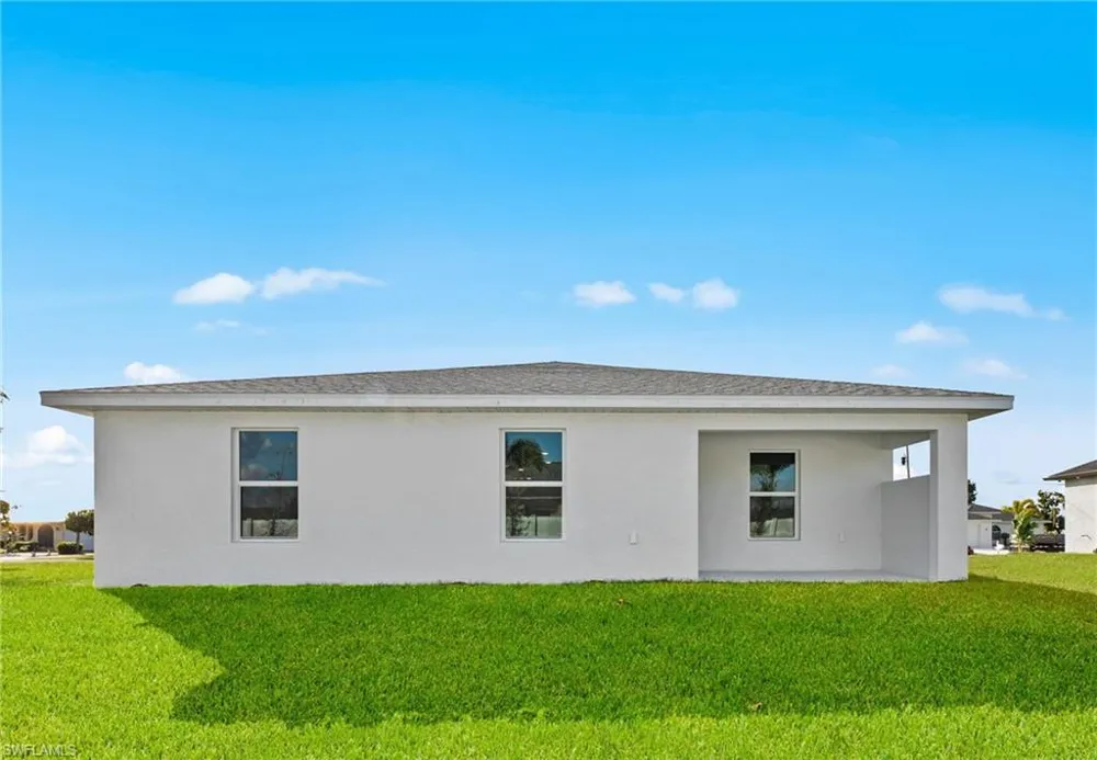 2725 NE 2nd Avenue Cape Coral, FL 33909