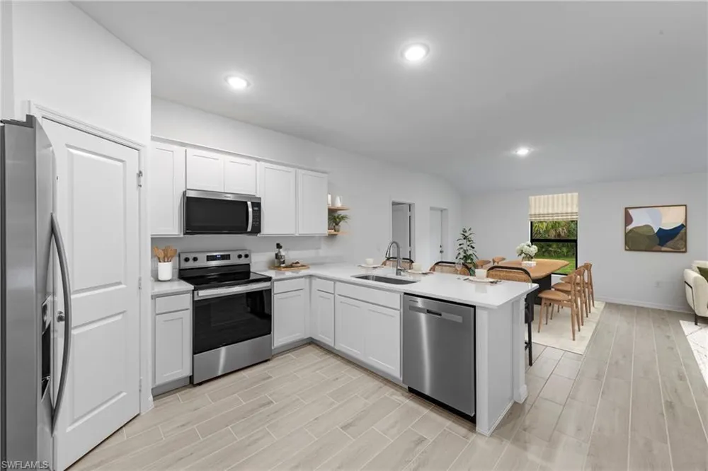 2725 NE 2nd Avenue Cape Coral, FL 33909