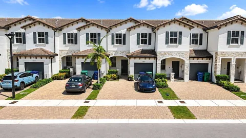 12621 NW 23RD PLACE