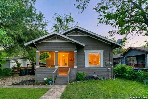 608 E MISTLETOE AVE