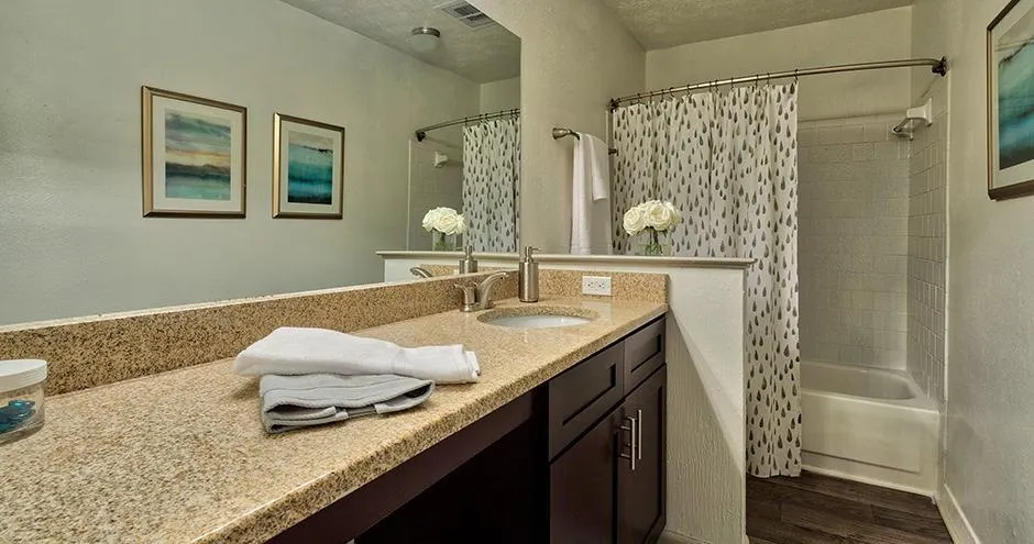 8601 Roberts Drive #01-09 Sandy Springs, GA 30350