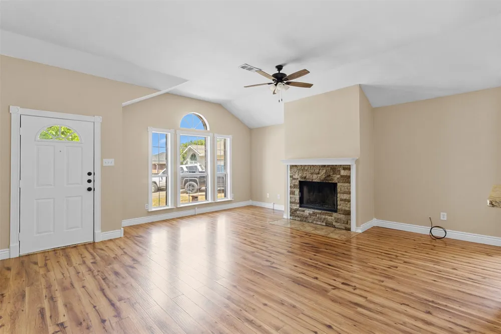 1422 Misty Meadow Drive Midlothian, TX 76065