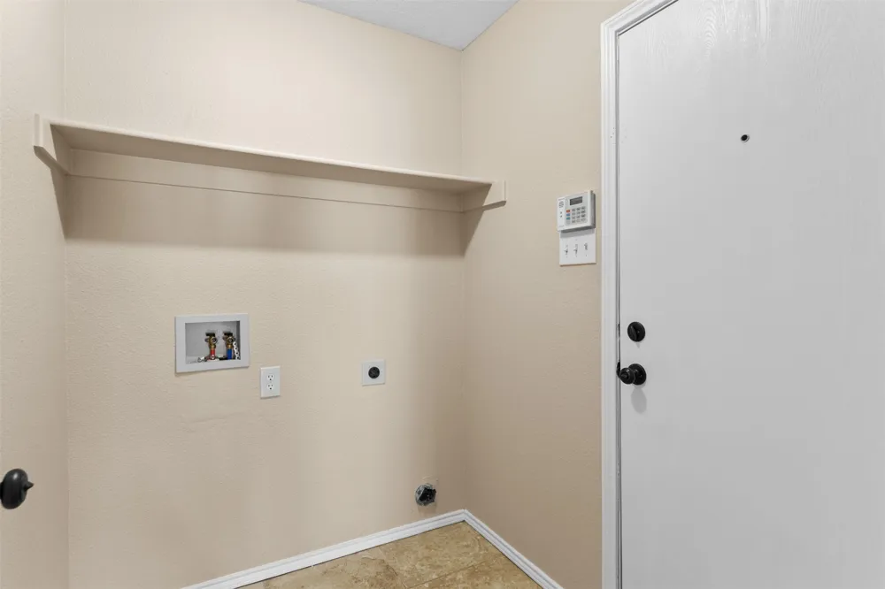 1422 Misty Meadow Drive Midlothian, TX 76065