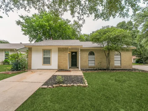 905 Hawthorne Drive