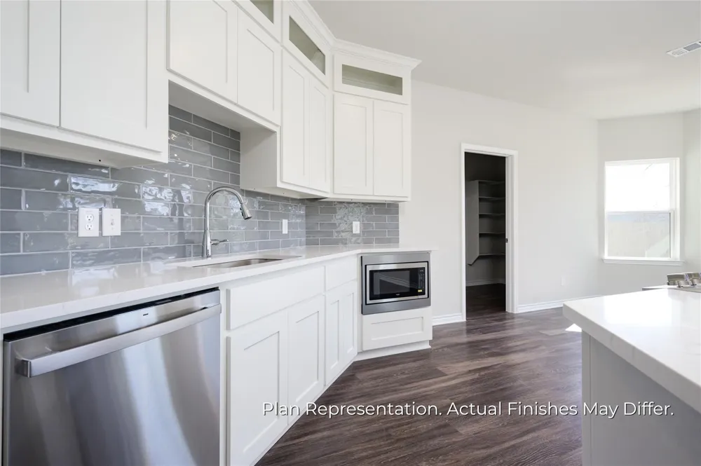 201 E Laura Avenue Quinlan, TX 75474