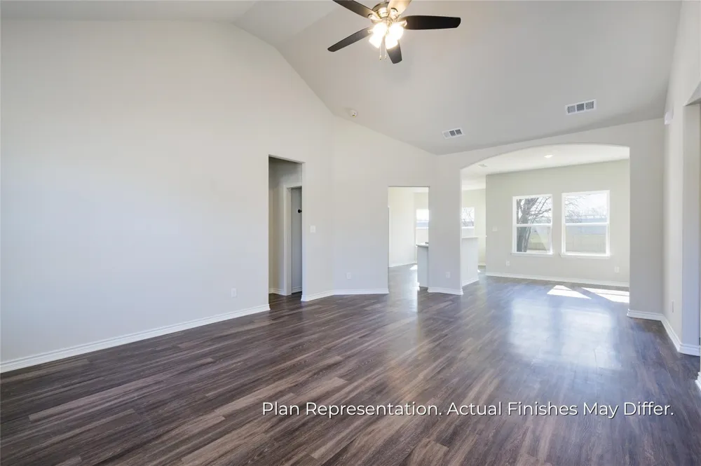 201 E Laura Avenue Quinlan, TX 75474
