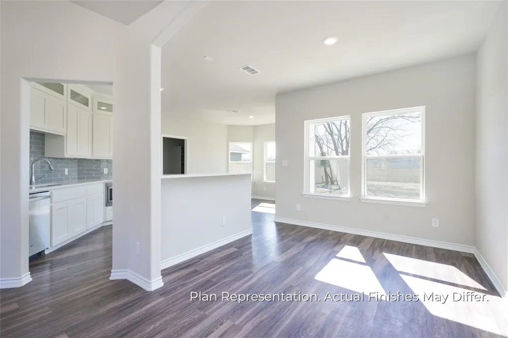 201 E Laura Avenue Quinlan, TX 75474