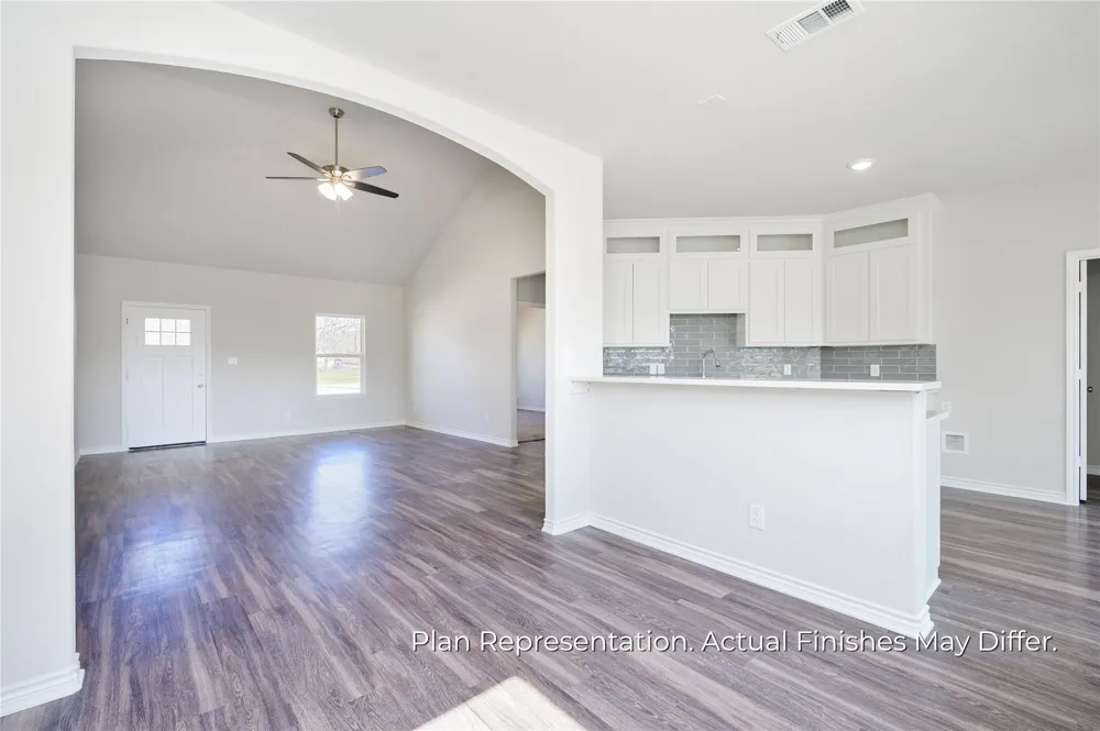 201 E Laura Avenue Quinlan, TX 75474