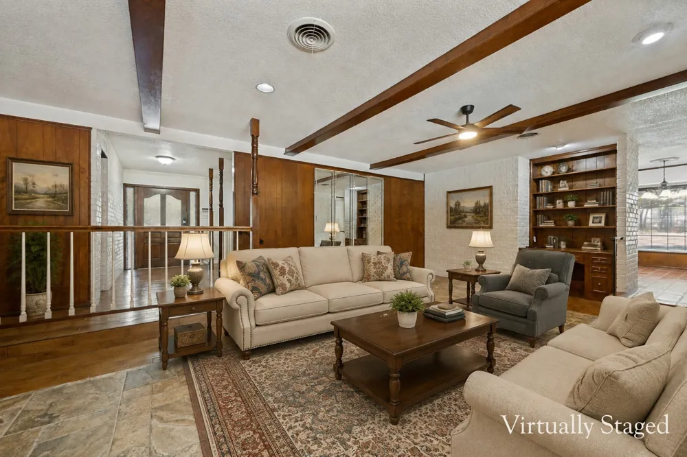 832 Wheelwood Drive Hurst, TX 76053