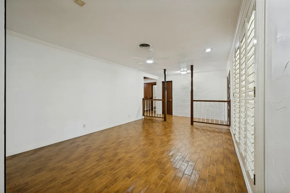 832 Wheelwood Drive Hurst, TX 76053