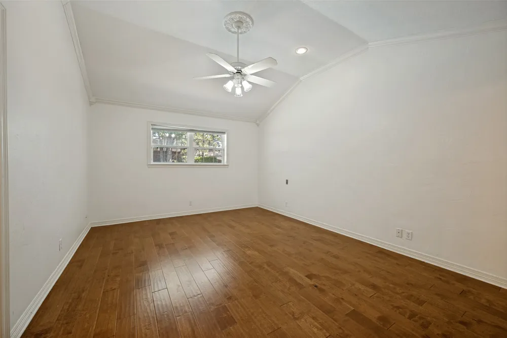 832 Wheelwood Drive Hurst, TX 76053