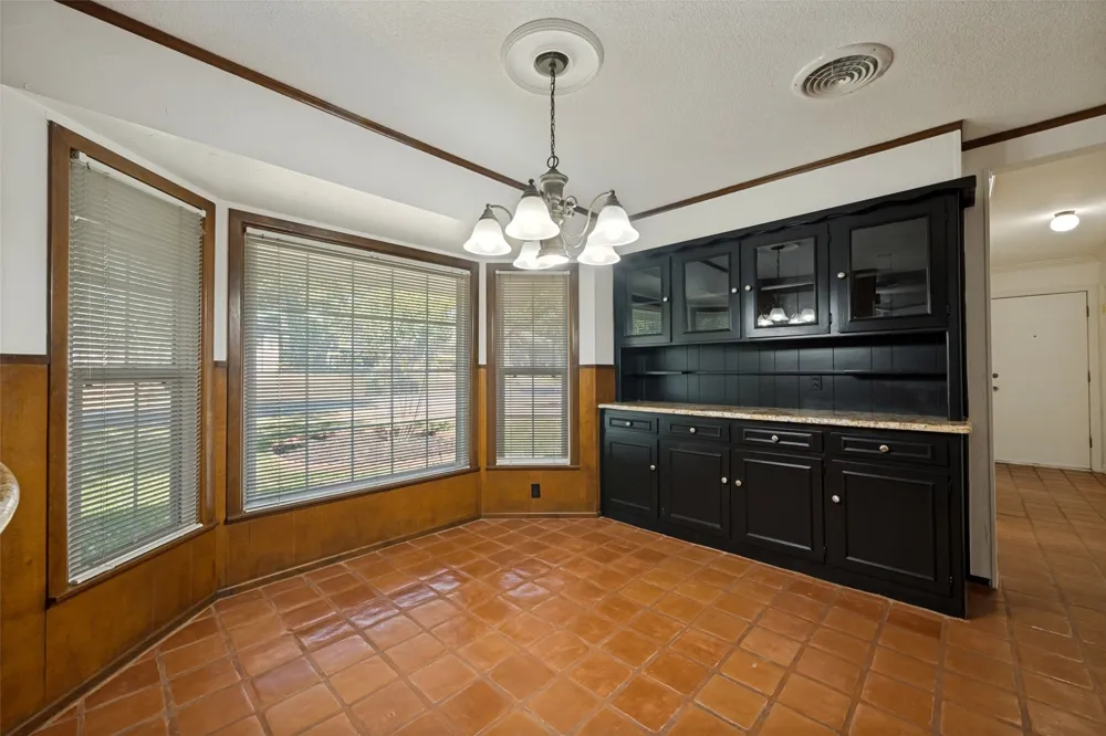 832 Wheelwood Drive Hurst, TX 76053