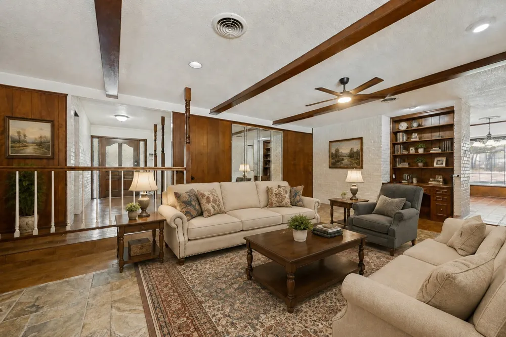 832 Wheelwood Drive Hurst, TX 76053