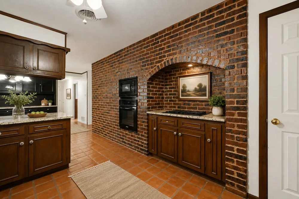 832 Wheelwood Drive Hurst, TX 76053